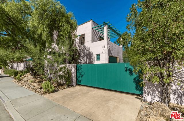 202 Canada Street, Ojai CA: https://media.crmls.org/mediaz/e96855ef-a437-4e24-b11f-3772de2efbac.jpg