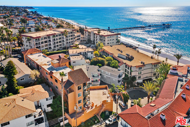 409 Arenoso Lane, San Clemente CA: https://media.crmls.org/mediaz/e968eeb3-2b94-4531-9733-e862c5c13936.jpg