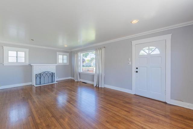 116 Oak Street, Salinas CA: https://media.crmls.org/mediaz/e9699b9e-a999-443b-ab0c-ea42c9dcbfcd.jpg