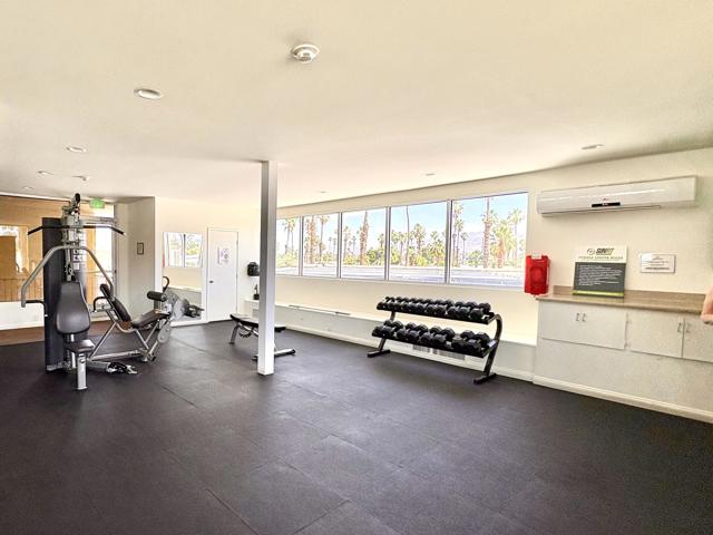 7 Sand Creek, Cathedral City CA: https://media.crmls.org/mediaz/e969e067-3318-4e0b-8117-2d9a2ab7a46a.jpg
