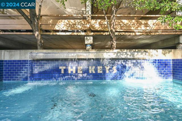 490 N Civic Drive, Walnut Creek CA: https://media.crmls.org/mediaz/e96a0175-7128-444e-883e-2aa538d8d896.jpg