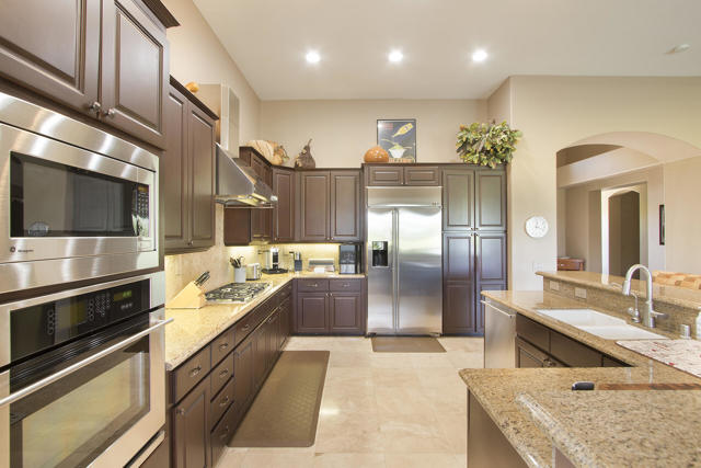56588 S Palms Drive, La Quinta CA: https://media.crmls.org/mediaz/e96b1d13-f215-4033-b42a-d3419610ba3c.jpg