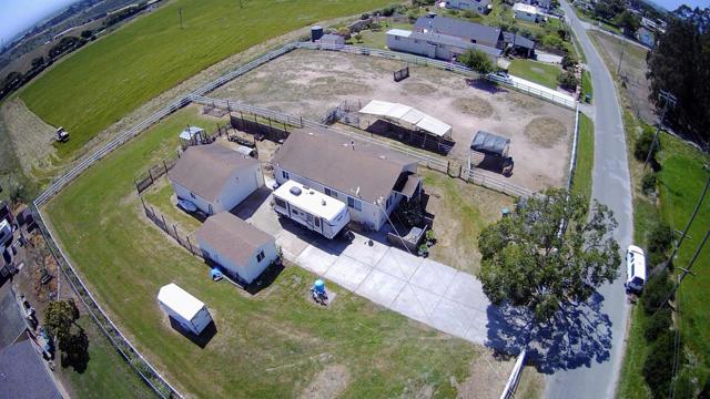 15570 Del Monte Farms Road, Castroville CA: https://media.crmls.org/mediaz/e96b4c67-ec52-483c-be9e-0aa3f288b1e2.jpg