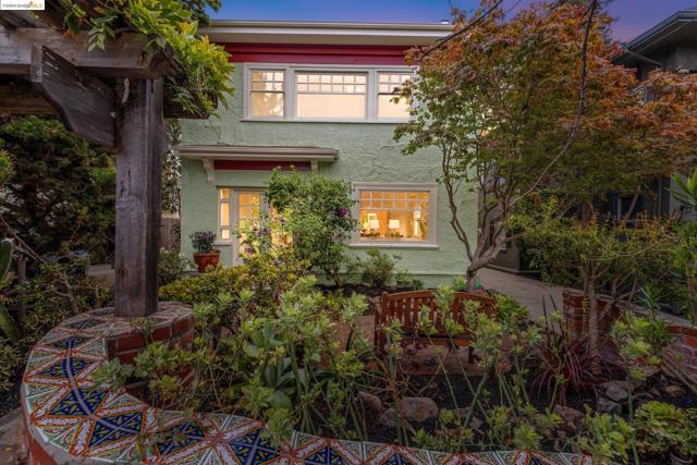 Details for 452 Hanover Ave, Oakland, CA 94610