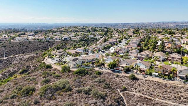 641 Serrano Ln, Chula Vista CA: https://media.crmls.org/mediaz/e96c6707-3a5c-40b3-888f-41f80981cf48.jpg