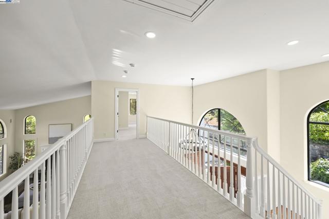 Image 32 of 52 For 783 Solana Dr