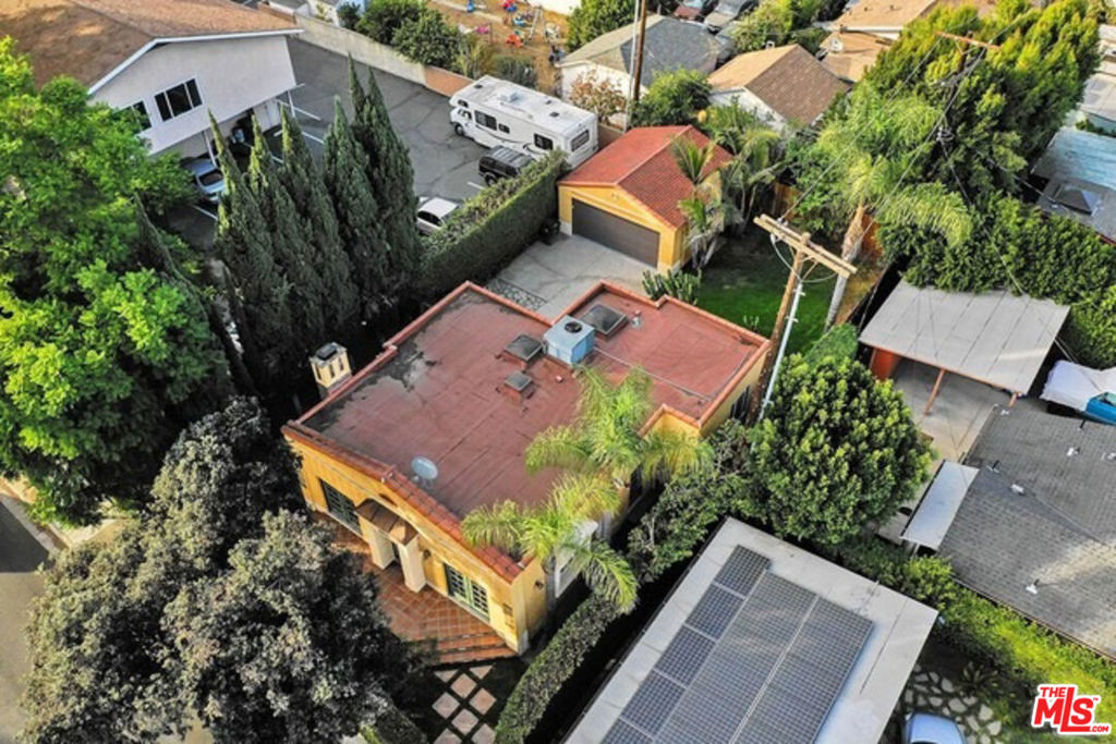 https://media.crmls.org/mediaz/e96d70a1-06c4-4497-8ea1-e0cd499d78f4.jpg?preset=X-Large