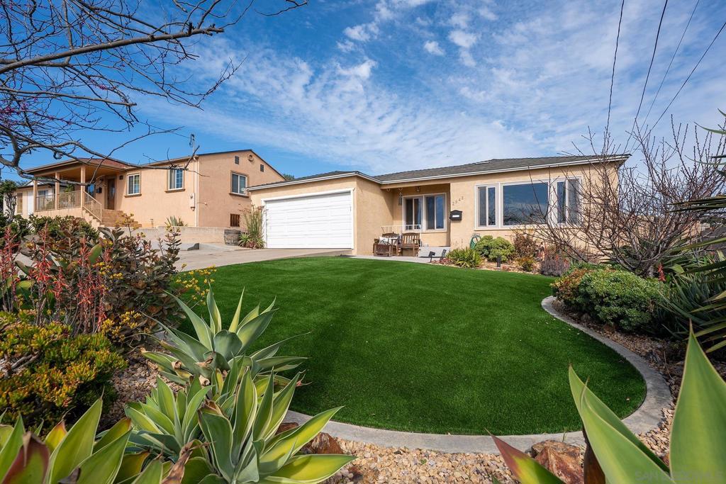 2545 Calle Aguadulce