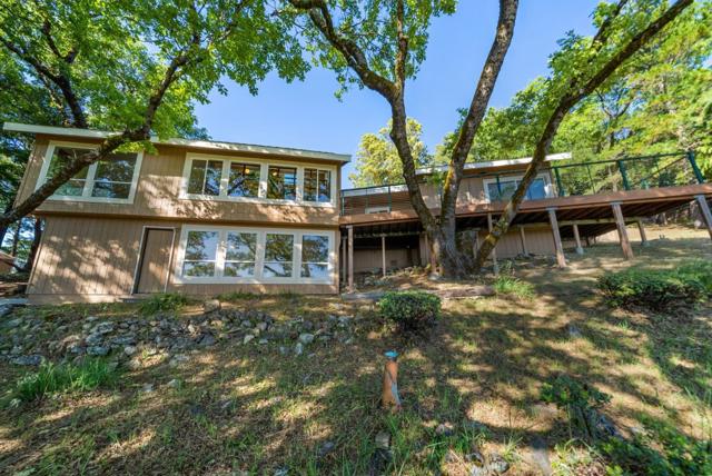 20243 Beatty Ridge Road, Los Gatos CA: https://media.crmls.org/mediaz/e96dc119-3c81-49af-993c-dcac0b6e7f5e.jpg