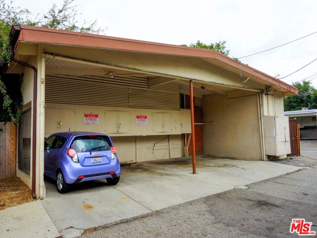 12800 Oxnard Street photo 5
