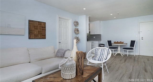 4730 Noyes ST, San Diego CA: https://media.crmls.org/mediaz/e96ee367-a6ad-4b0f-8da2-0f1c9427cdfc.jpg