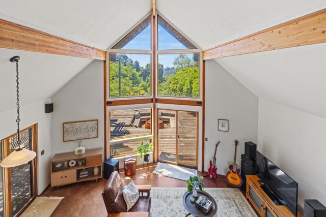 994 Laurel Grove Drive, Soquel CA: https://media.crmls.org/mediaz/e96f4650-8ce6-4a08-a679-8db56e55eac0.jpg