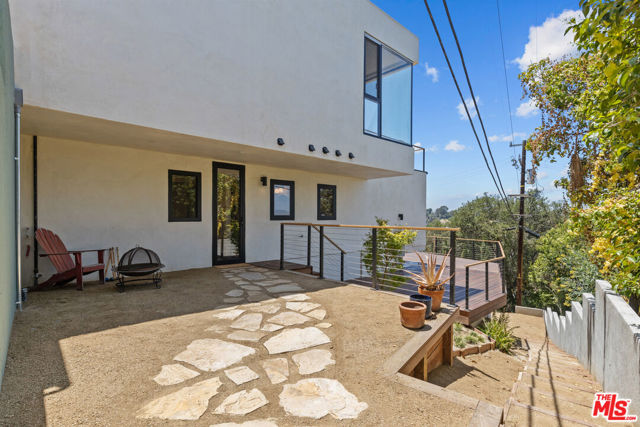 4671 Bedel Street, Woodland Hills CA: https://media.crmls.org/mediaz/e96f4f54-a212-440c-8ca4-8c314c5eb274.jpg