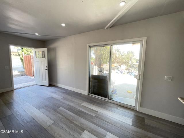 952 Pickwick Court, Thousand Oaks CA: https://media.crmls.org/mediaz/e96f6972-20b2-46ae-9491-9f592468ff3f.jpg