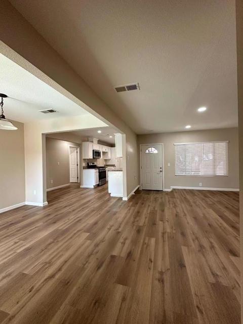 130 E 21st Street, Tracy CA: https://media.crmls.org/mediaz/e97014d8-53a6-4f3c-9eb0-283cf998376b.jpg