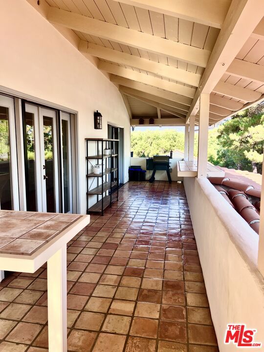 3044 Camino Cielo, Fallbrook CA: https://media.crmls.org/mediaz/e9705231-5f27-4333-9f93-88a31c44f1d0.jpg