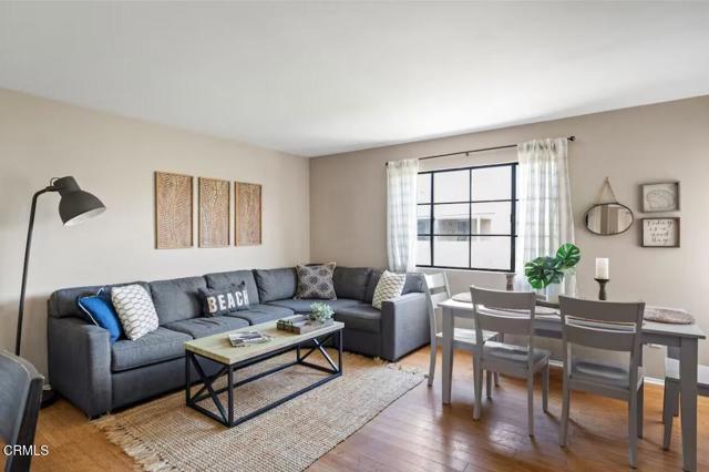 Detail Gallery Image 2 of 31 For 1121 Pittsfield Ln, Ventura,  CA 93001 - 3 Beds | 3 Baths