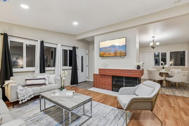 24282 Willimet Way, Hayward CA: https://media.crmls.org/mediaz/e97215b7-467a-4c8d-8485-45834b8679a5.jpg