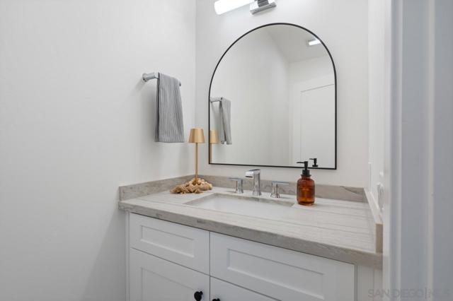22916 Tombill Rd, Ramona CA: https://media.crmls.org/mediaz/e9722025-4a57-4017-85e6-4304d9ac486a.jpg