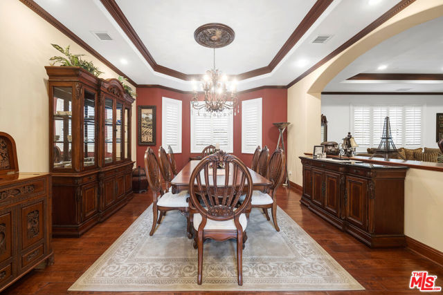14933 Sutton Street, Sherman Oaks CA: https://media.crmls.org/mediaz/e9725738-01c3-4939-a17a-a854f2b0a9d5.jpg
