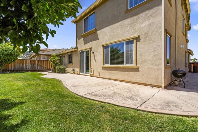 1420 Cielo Vista Lane, Gilroy CA: https://media.crmls.org/mediaz/e972606d-7b5f-411f-a648-c4054312b555.jpg