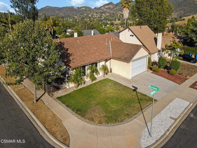 898 Oakmound Avenue, Newbury Park CA: https://media.crmls.org/mediaz/e97330da-8fbf-4f02-8ee6-25fc91e92517.jpg