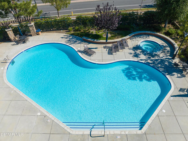 12809 Lone Trail Court, Moorpark CA: https://media.crmls.org/mediaz/e973835b-7ac5-4d8c-94c1-63b099544de1.jpg