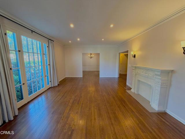 Detail Gallery Image 2 of 22 For 590 S Oakland #590,  Pasadena,  CA 91106 - 3 Beds | 2 Baths