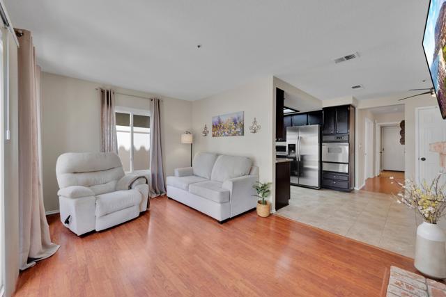 632 Paseo Rio, Vista CA: https://media.crmls.org/mediaz/e974716f-cd00-4c6e-9598-9cf07cc43484.jpg