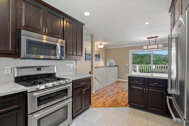 25400 Radonich Road, Los Gatos CA: https://media.crmls.org/mediaz/e975089c-46d9-47ed-bbe1-d59661ec0e38.jpg