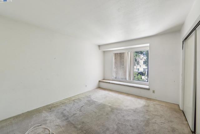 Image 10 of 24 For 34242 Arizona St  18
