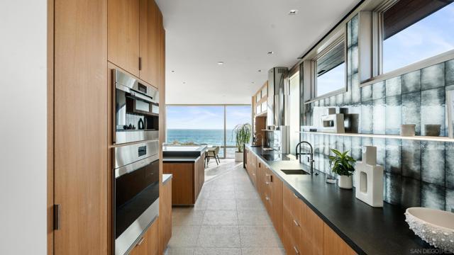1230 Neptune Ave, Encinitas CA: https://media.crmls.org/mediaz/e975f6d9-e072-4699-aa89-3b3068536e73.jpg