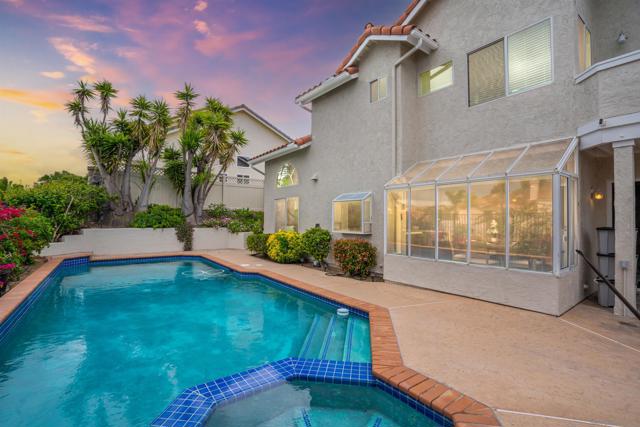 18037 Saponi Ct, San Diego CA: https://media.crmls.org/mediaz/e976c7eb-9232-4f5b-b9eb-b617331852c3.jpg