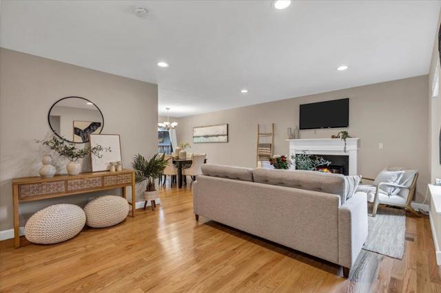 207 Palmer Drive, Los Gatos CA: https://media.crmls.org/mediaz/e976d192-1086-46e7-9b63-255fe0a32b5a.jpg