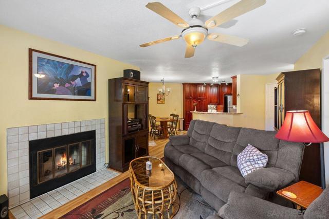7263 Camino Degrazia, San Diego CA: https://media.crmls.org/mediaz/e976d39d-dba8-4a6c-b6ed-64939310489e.jpg