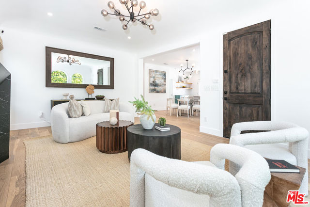 732 N Cherokee Avenue, Los Angeles CA: https://media.crmls.org/mediaz/e977761b-480b-4176-89ba-bad891a8d521.jpg