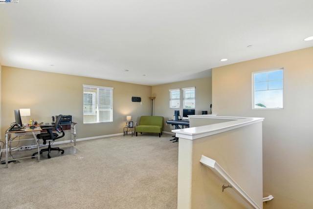 841 Fan Palm Ln, Brentwood CA: https://media.crmls.org/mediaz/e977cc53-983a-47fa-9df1-9d0ea14bb02c.jpg