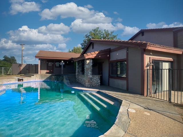 27332 Cool Water Ranch RD, Valley Center CA: https://media.crmls.org/mediaz/e97808bb-1598-4cdd-9cbe-861bb9c4b527.jpg