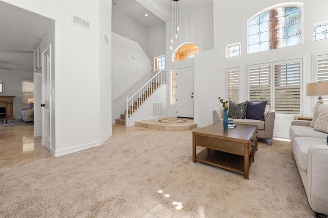 Detail Gallery Image 5 of 21 For 1173 Avenida Frontera, Oceanside,  CA 92057 - 3 Beds | 2/1 Baths