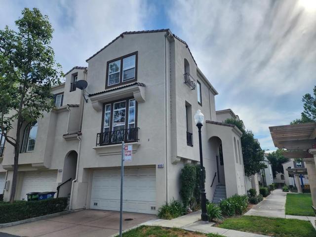 883 Fire Walk, Milpitas CA: https://media.crmls.org/mediaz/e978ee08-3c64-46d9-a1a4-fa547fc56a10.jpg