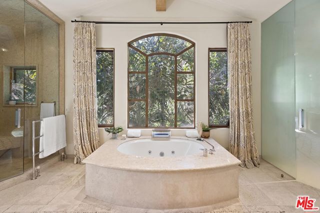 1549 Lindacrest Drive, Beverly Hills CA: https://media.crmls.org/mediaz/e9791b0f-18ba-4d3e-bff5-668fdde470cb.jpg