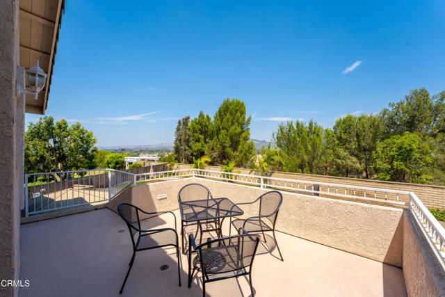 1365 La Culebra Circle, Camarillo CA: https://media.crmls.org/mediaz/e9796599-2ee7-4598-b434-52a0dd5a52f0.jpg