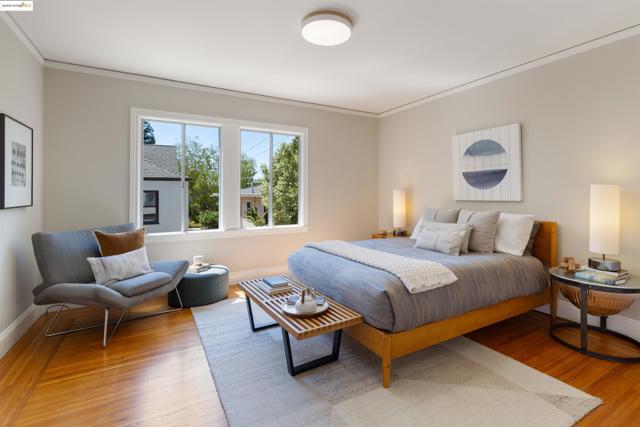 1351 Carlotta Ave, Berkeley CA: https://media.crmls.org/mediaz/e979c6b2-ac00-4506-ab50-03b592ac2b5b.jpg