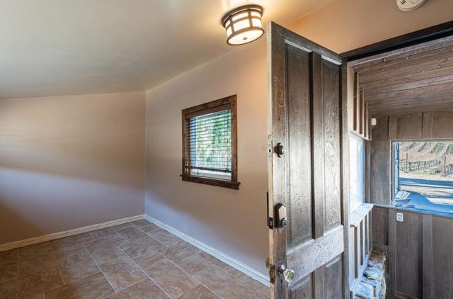 33120 River Road, Gonzales CA: https://media.crmls.org/mediaz/e97a460c-8e29-4cc9-96e7-e0191bde889c.jpg