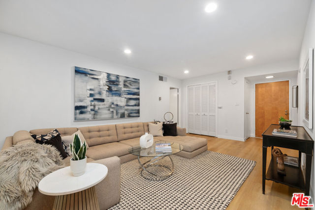 2929 Waverly Drive, Los Angeles CA: https://media.crmls.org/mediaz/e97a4b81-3fd0-4177-852d-e8d4d7cc5869.jpg