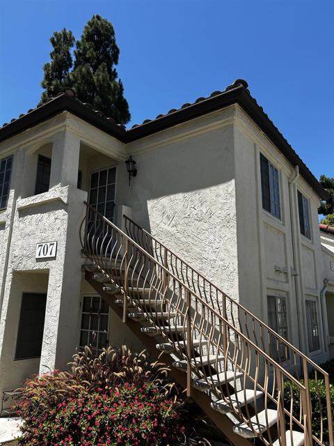 707 Eastshore Terrace, Chula Vista CA: https://media.crmls.org/mediaz/e97aa0dd-7070-433e-9595-85f6fb1ab186.jpg