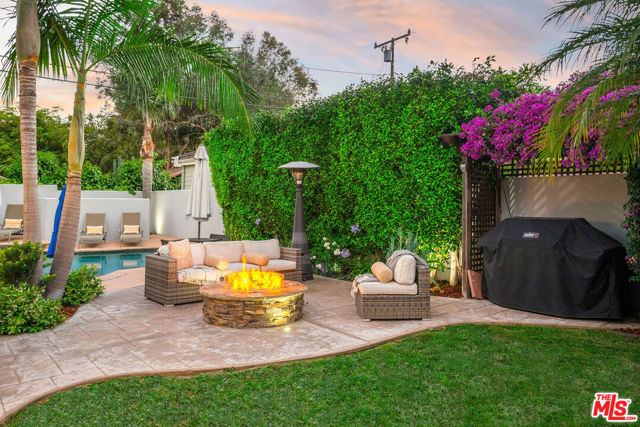 1116 Stanford Street, Santa Monica CA: https://media.crmls.org/mediaz/e97b0f66-2809-42e2-abb1-889e81299c67.jpg