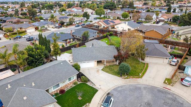 1260 Heather Glen Circle, Hollister CA: https://media.crmls.org/mediaz/e97b9dfb-4bf6-4991-9a58-aa6d63a2e838.jpg