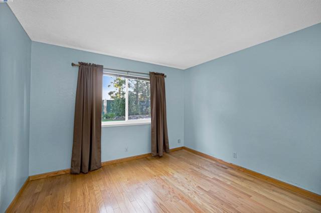 3608 Siskiyou Ct, Hayward CA: https://media.crmls.org/mediaz/e97bab7a-979b-4e41-80ce-124f62ef79e8.jpg