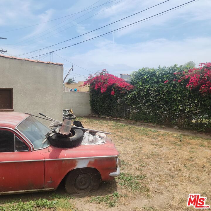 https://media.crmls.org/mediaz/e97be273-bfb3-4369-9084-82dd0abcfe03.jpg?preset=X-Large